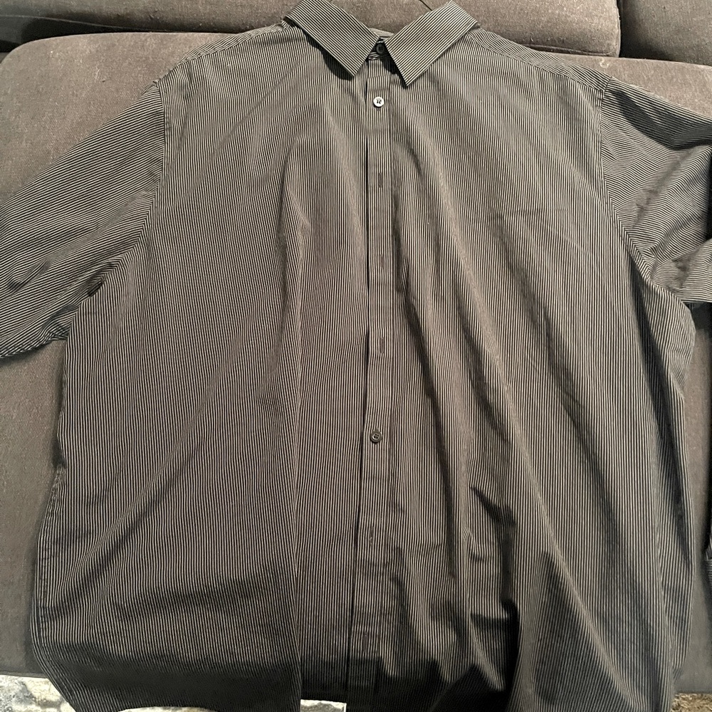 Murano Ultimate Modern Comfort Classic Fit Dress Shirt.